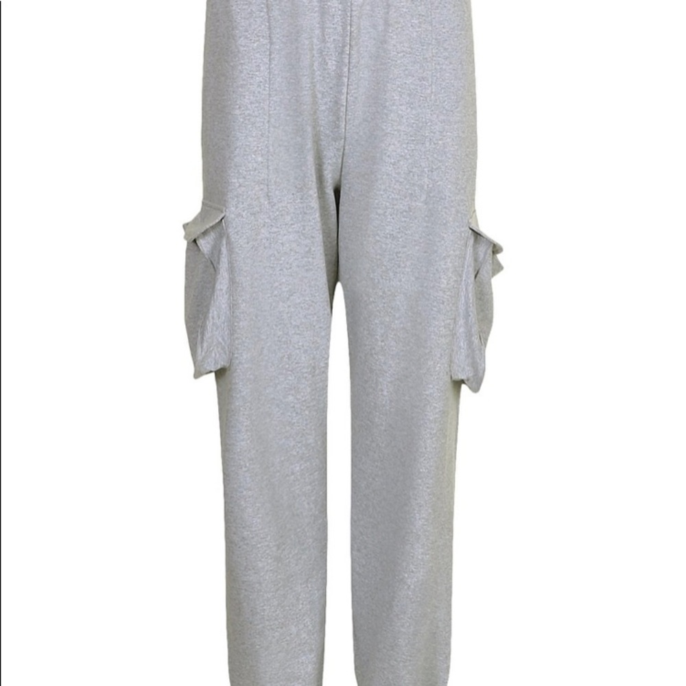 Baggy Jogger Cargo Sweatpants With Three Pockets.